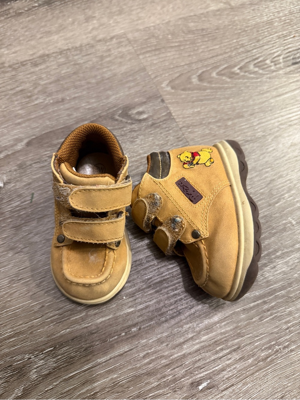 Vintage Y2K 90s Kids' Disney Pooh Bear boots shoes